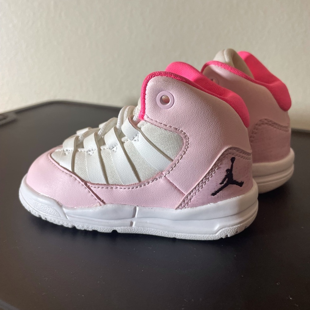 Air Jordan Max Aura